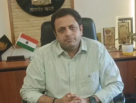 गाजियाबाद की सड़कों का एआई से डिजिटल सर्वे: 20 गाड़ियों पर लगेंगे स्मार्ट कैमरे, गड्ढों की होगी सटीक मैपिंग