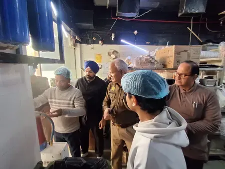 गाजियाबाद में क्लब-बार-रेस्टोरेंट्स पर बड़ी कार्रवाई, 35 प्रतिष्ठानों की सघन जांच