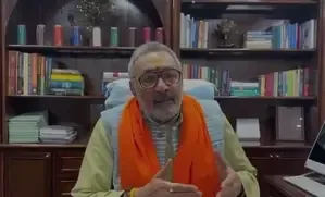 Giriraj Singh accuses Kejriwal of trying to fool pujaris, granthis
 ahead of Delhi elections