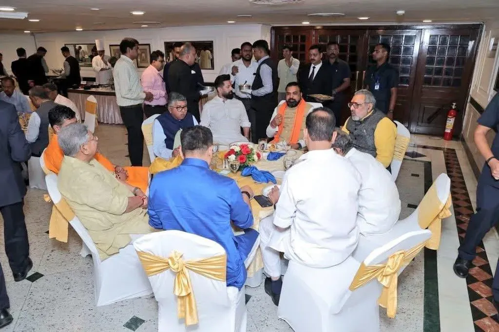 Giriraj Singh attends Bihar CM's dinner in New Delhi