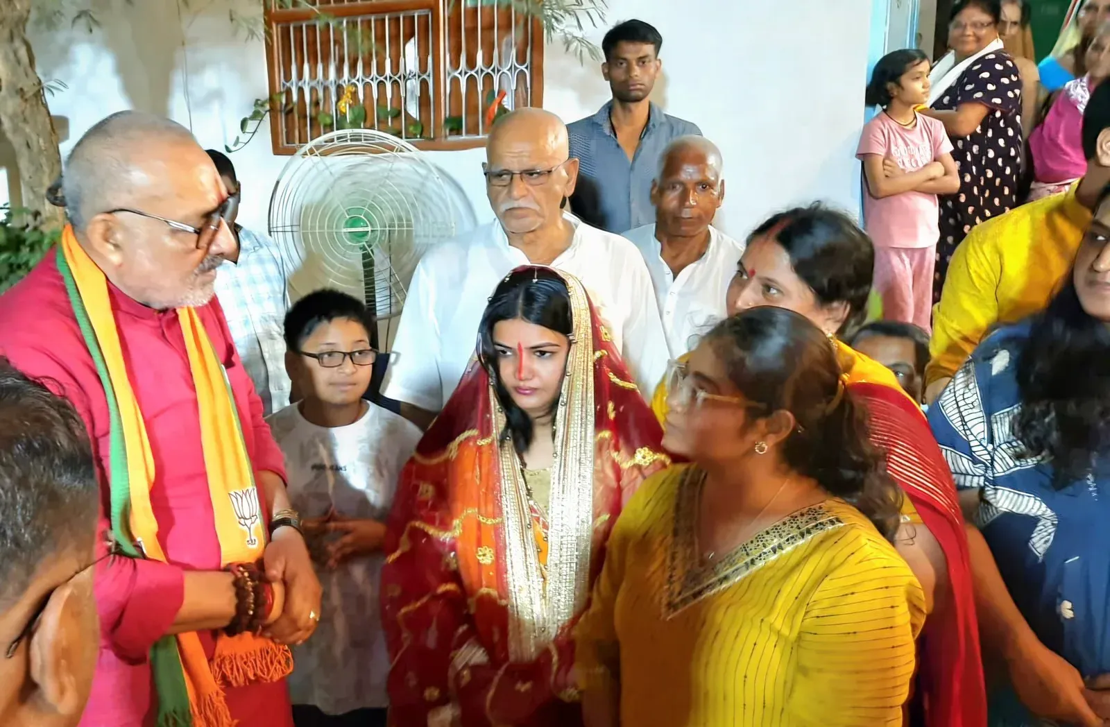Giriraj Singh blesses bride-to-be at Tilak ceremony in Begusarai