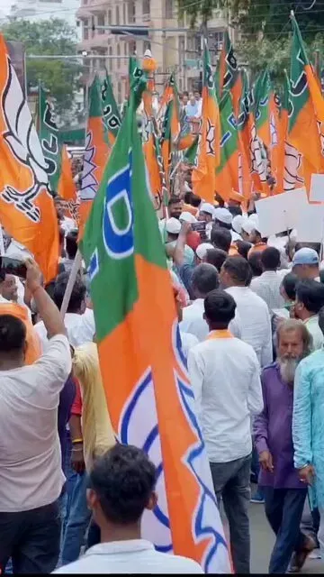 Giriraj Singh Campaigns for BJP in Bankipur, Urges Voters to Back Lotus