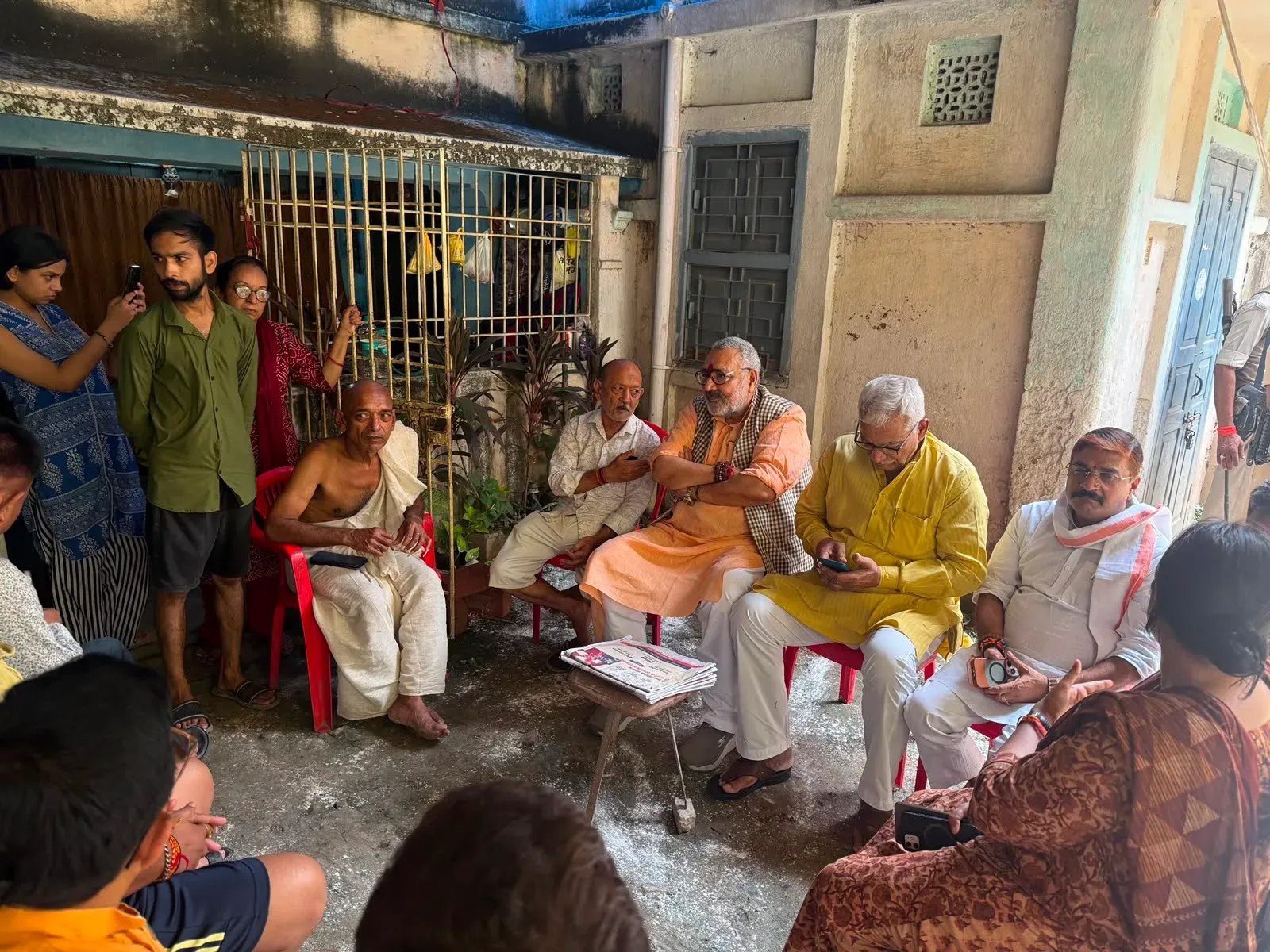 Giriraj Singh condoles death of 1974 movement veteran's son