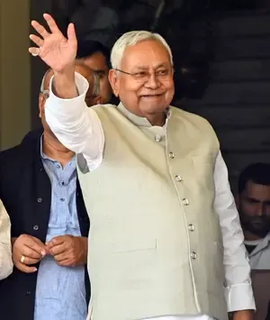 Giriraj Singh Calls for Bharat Ratna for Nitish Kumar