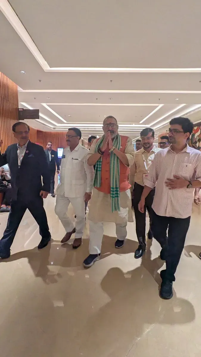 Giriraj Singh Highlights Innovation at Bharat Tex 2026