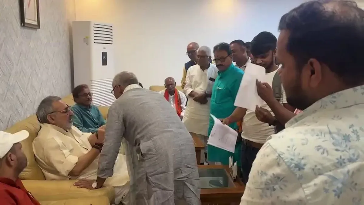 Giriraj Singh Holds Public Grievance Session in Begusarai