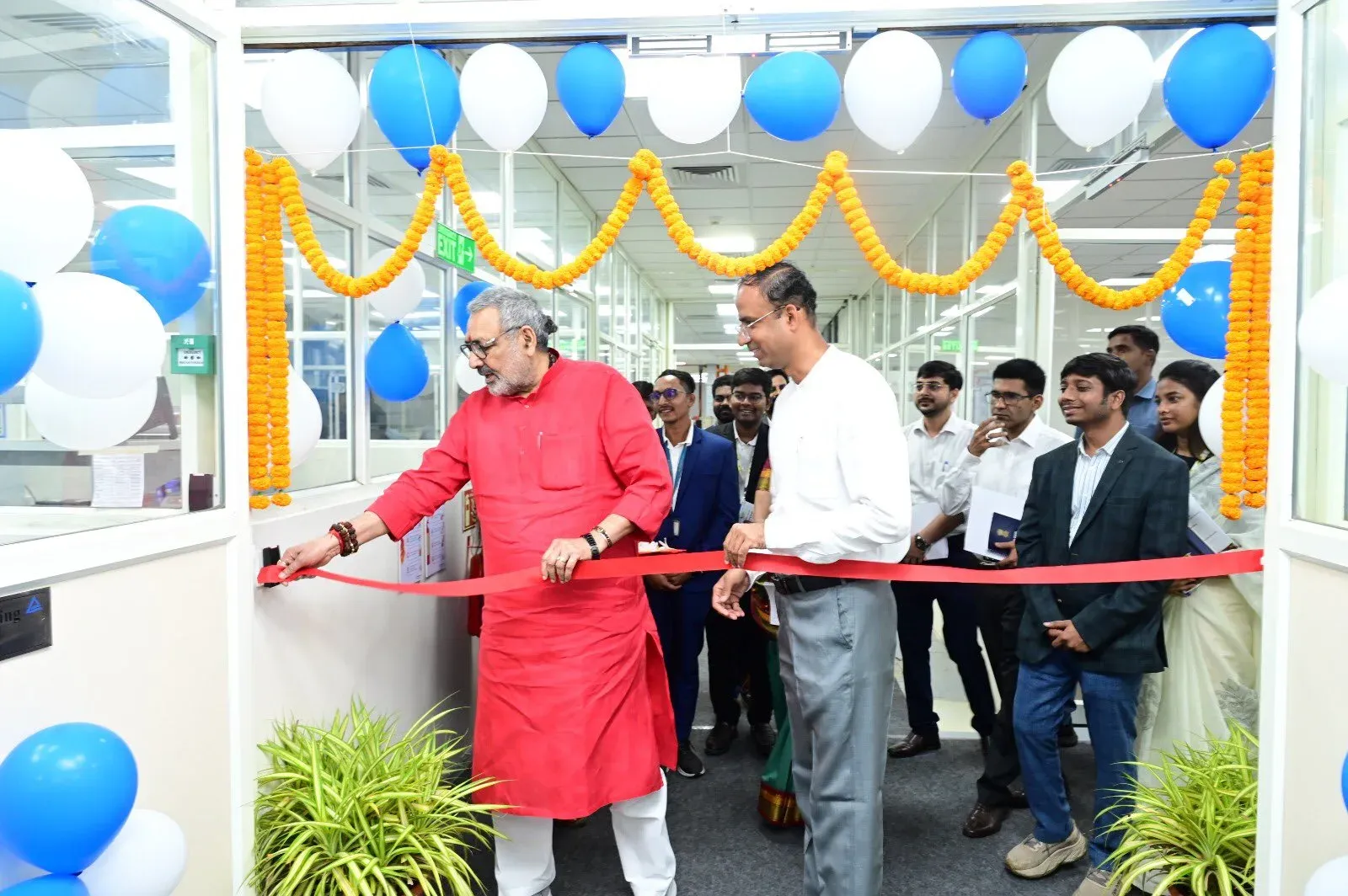 Giriraj Singh Inaugurates Medical Textiles Lab at AMTZ