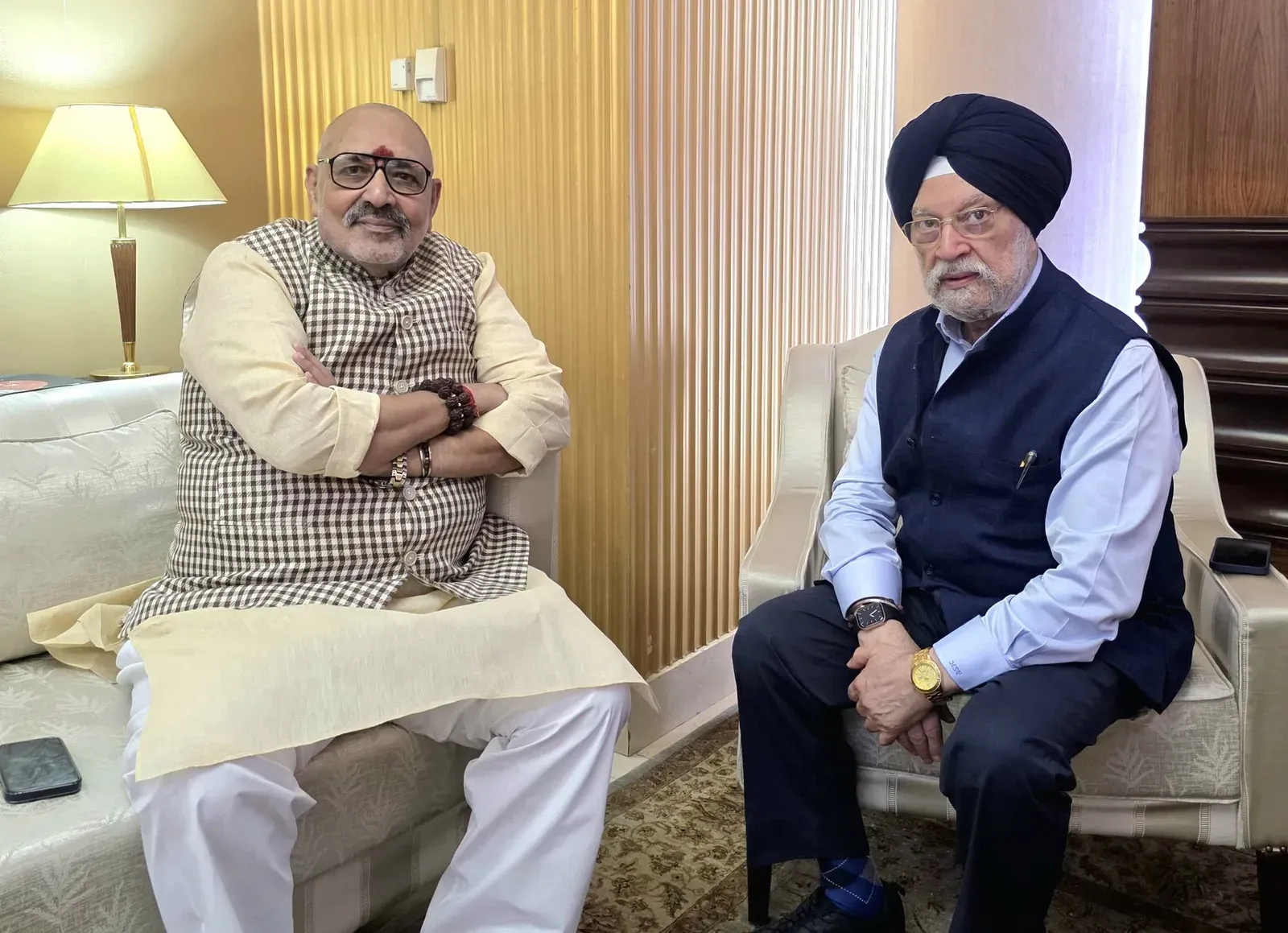 Giriraj Singh meets Petroleum Minister Puri, discusses energy security