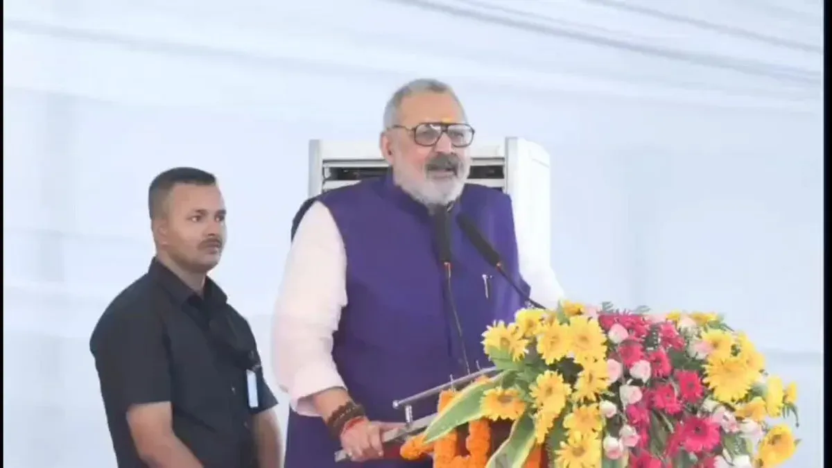Giriraj Singh pitches Dinkar University for Begusarai to Bihar CM