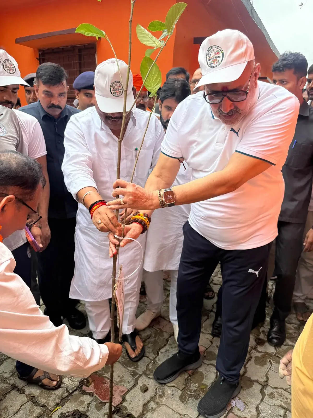 Giriraj Singh plants saplings in Begusarai under Ek Ped Maa Ke Naam