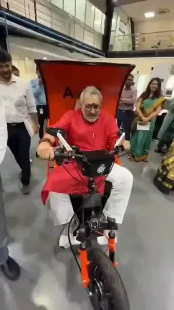 Giriraj Singh Rides Solar EV Prototype for Divyangjan at AMTZ