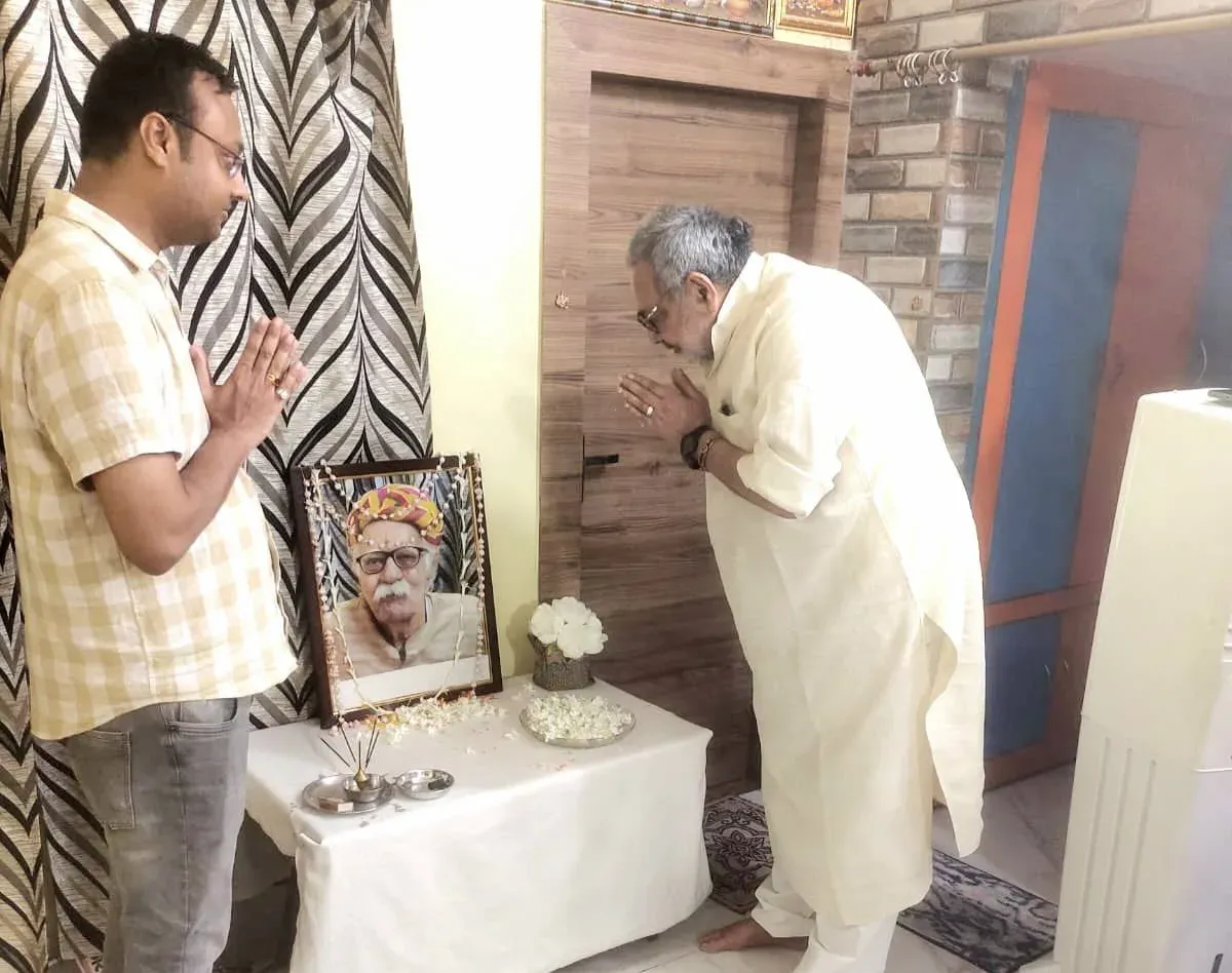 Giriraj Singh visits Patna to condole RSS worker Khandelwal's death