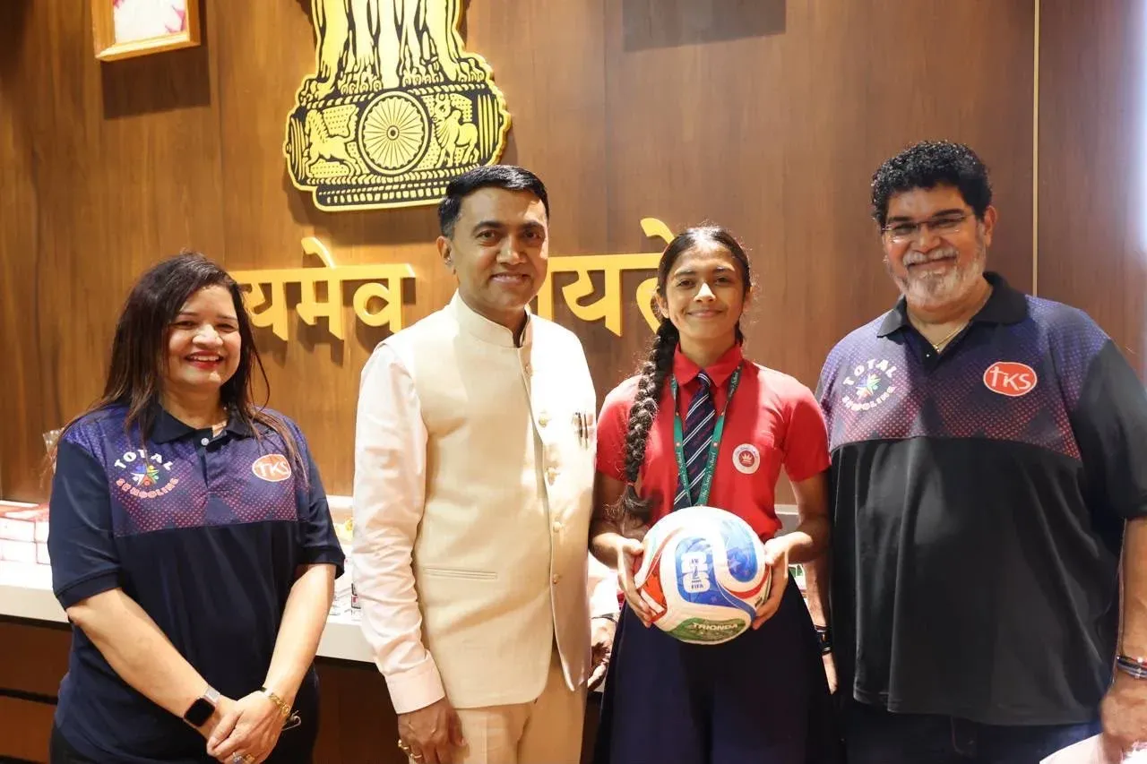 Goa CM Pramod Sawant Congratulates Footballer Keren D'Souza
