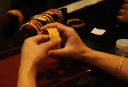 Could Gold Reach $3,300 per Ounce in 2025 Amid Global Concerns?
