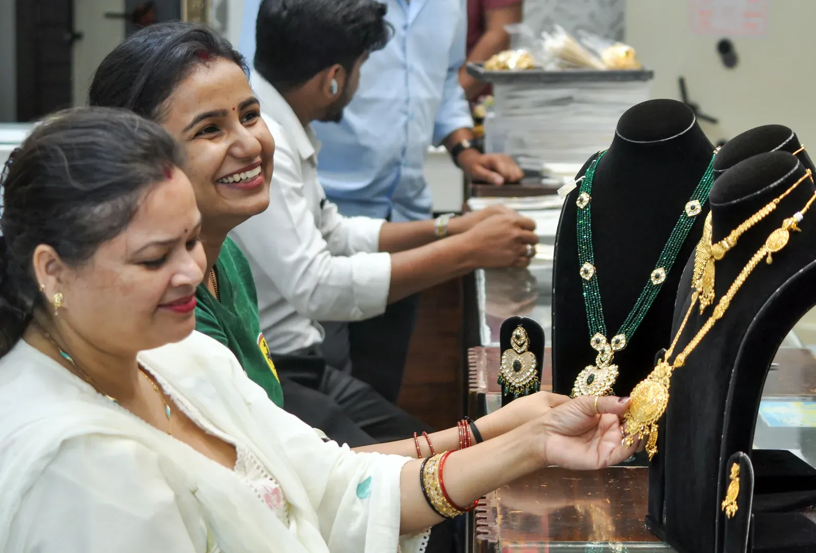 Gold, silver prices surge over 1% on MCX amid festive demand, firm global cues