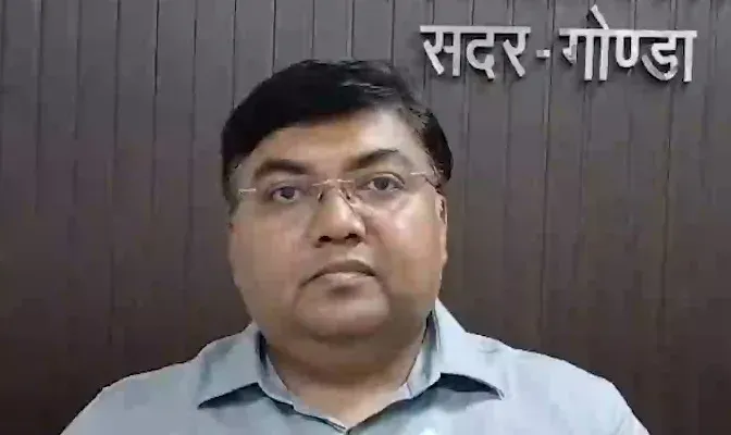 गोंडा सदर तहसील में बुजुर्ग की संदिग्ध मौत: अभिलेख देखते समय बिगड़ी तबीयत, पोस्टमार्टम जारी