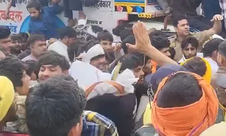 गोरक्षक चंद्रशेखर की हत्या के बाद नेशनल हाईवे पर घंटों जाम, प्रदर्शनकारियों का पुलिस पर पथराव और लाठीचार्ज