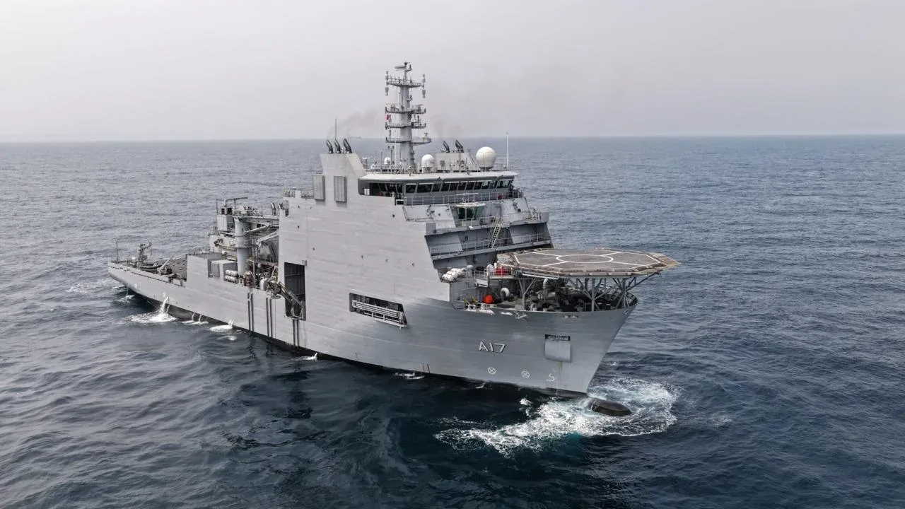 INS निपुण नौसेना बेड़े में शामिल: गहरे समुद्र में गोताखोरी और पनडुब्बी बचाव की नई ताकत