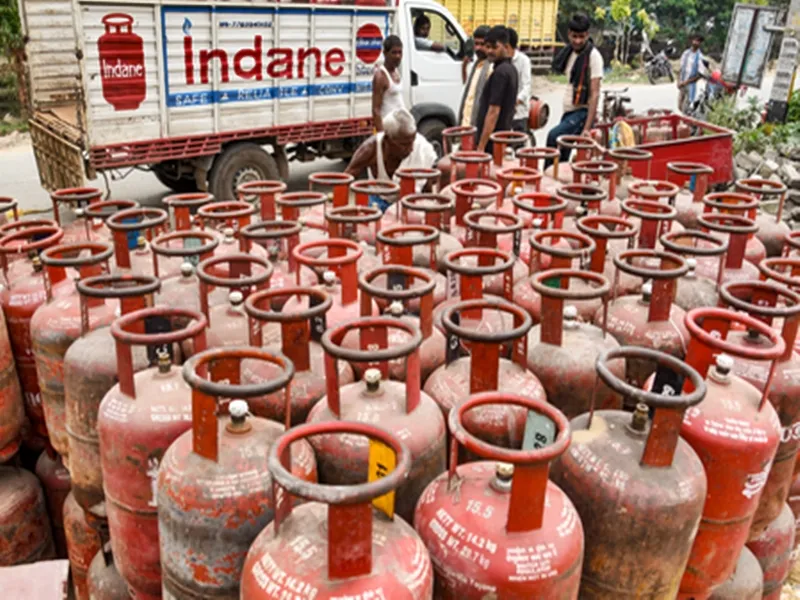 Government Addresses Misinformation on LPG; Urges States to Enhance Public Communication
