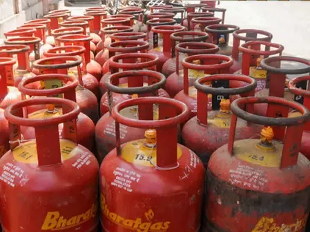 Government Extends LPG Cylinder Booking Period to Combat Hoarding