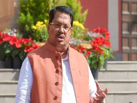Vijay Wadettiwar Demands Clarity on Farm Loan Waiver Terms