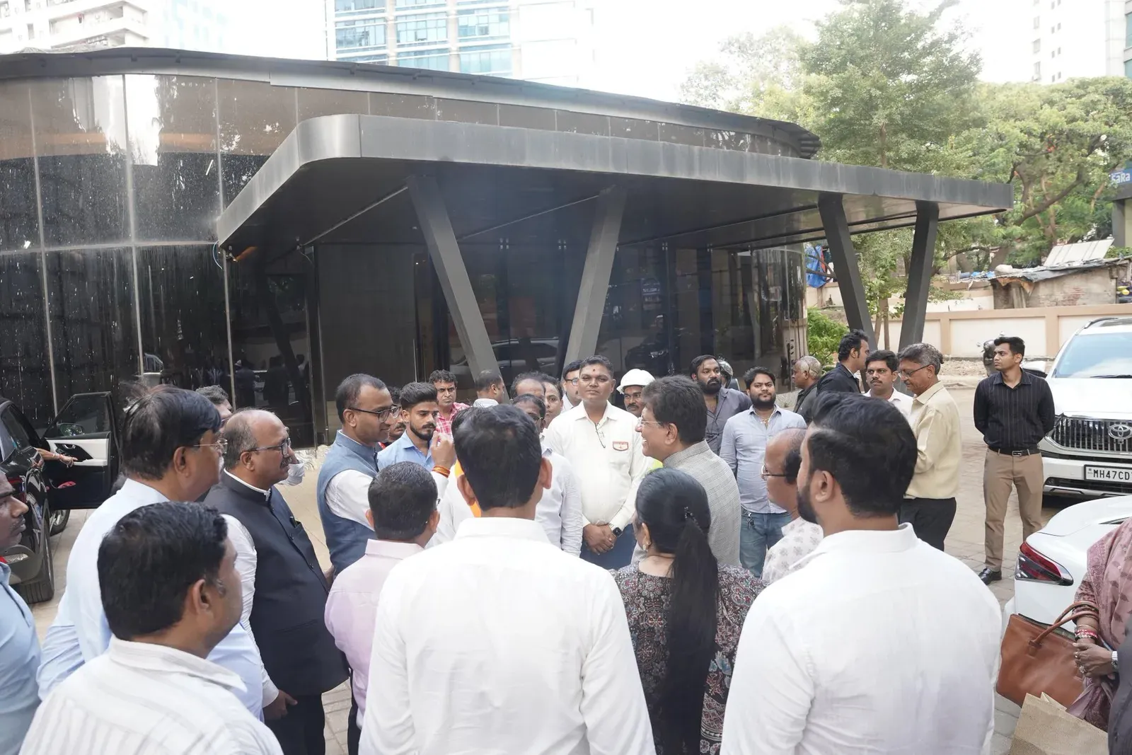 Goyal Inspects Malad Skill Centre for North Mumbai Youth