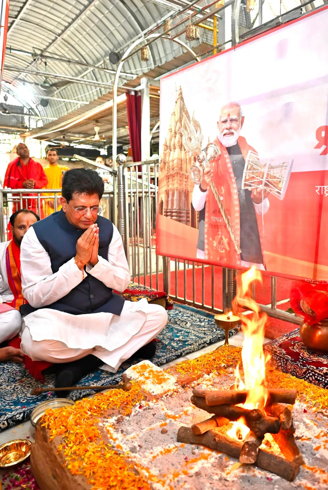 Goyal Offers Prayers at Delhi Temple for PM Modi's Record Tenure