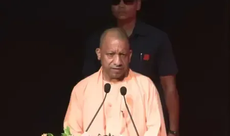 योगी आदित्यनाथ का गांधी जयंती पर वार: ग्राम स्वराज में परिवारवाद की कोई जगह नहीं