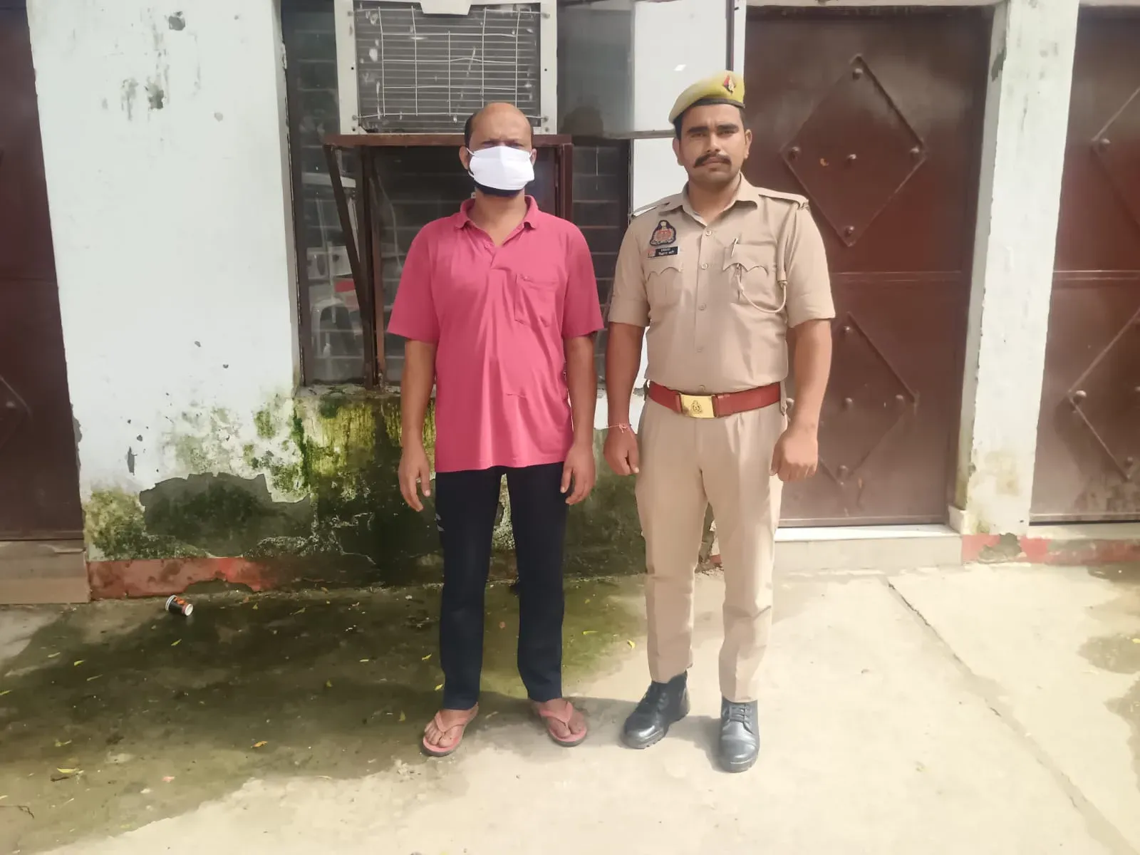 ग्रेटर नोएडा: गोवंशीय पशु वध मामले में ₹10,000 इनामी आरोपी नईम गिरफ्तार, एक साल से था फरार