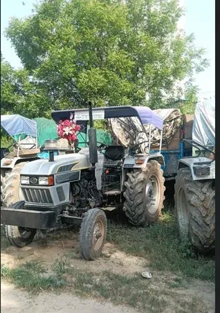 ग्रेटर नोएडा प्राधिकरण ने अवैध डंपिंग पर चार ट्रैक्टर-ट्रॉली पकड़ीं, ₹1 लाख जुर्माना