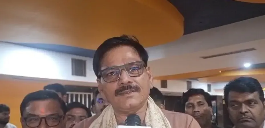 क्या ग्रेटर नोएडा में 'अजेय' फिल्म को लेकर दर्शकों में भारी उत्साह है?