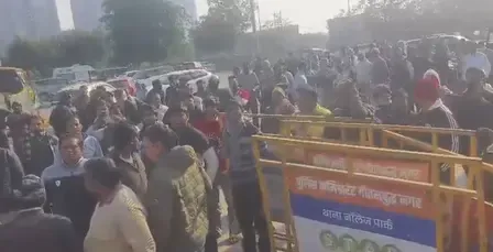 ग्रेटर नोएडा में दो कारों में टक्कर, दो सगे भाइयों की मौत, नशे में धुत डॉक्टर गिरफ्तार