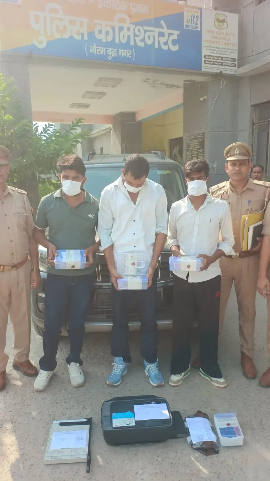 ग्रेटर नोएडा में जाली नोट गिरोह गिरफ्तार: ₹2.54 लाख के 2549 नकली नोट बरामद