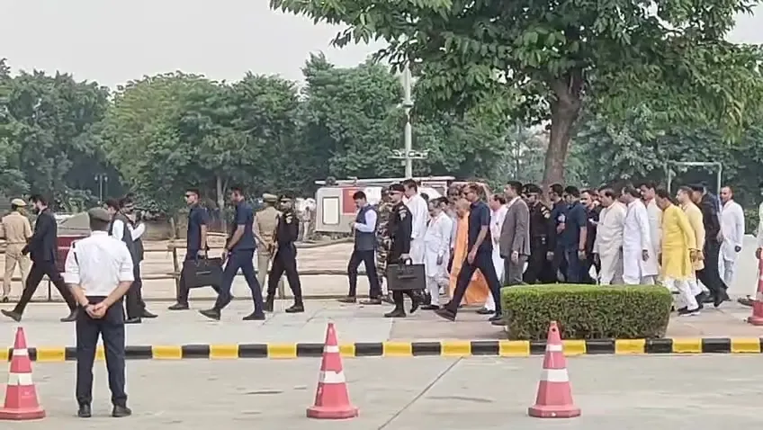 क्या सीएम योगी ने ग्रेटर नोएडा में यूपी इंटरनेशनल ट्रेड शो की तैयारियों का जायजा लिया?