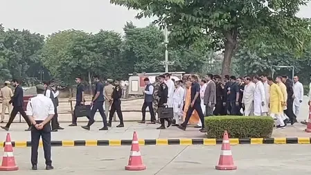 ग्रेटर नोएडा पहुंचे सीएम योगी, यूपी इंटरनेशनल ट्रेड शो की तैयारियों का लिया जायजा
