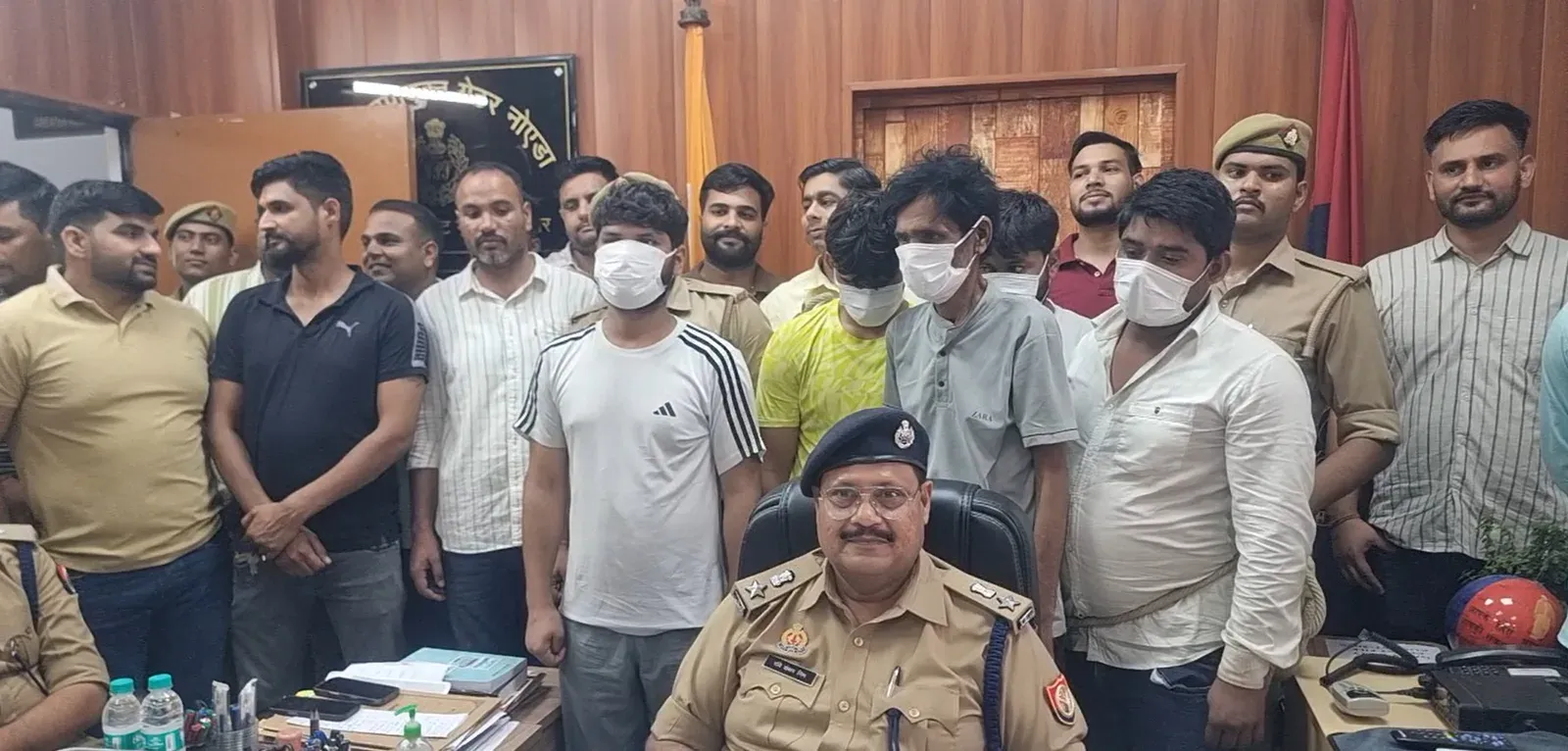 ग्रेटर नोएडा में ₹1.30 करोड़ के सोने-चांदी की लूट का खुलासा, 5 आरोपी गिरफ्तार