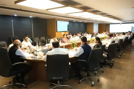 ग्रेटर नोएडा प्राधिकरण की 143वीं बोर्ड बैठक: ₹6,048 करोड़ का बजट, ईवी बसें और नई सड़कों को मंजूरी
