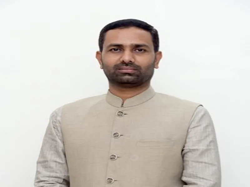 How is Gujarat Minister Ensuring Digital Transformation of Charity Commissioner's Office?