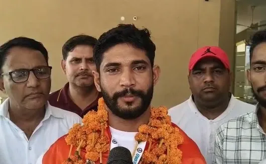 Did Gujarat’s 30-Year-Old Sandeep Break the World Record with 20,000 Surya Namaskars in 37 Hours?