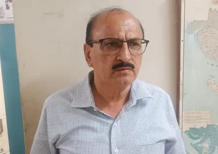 Gujarat ACB traps 2 Food and Drugs officials taking ₹40,000 bribe in Bharuch