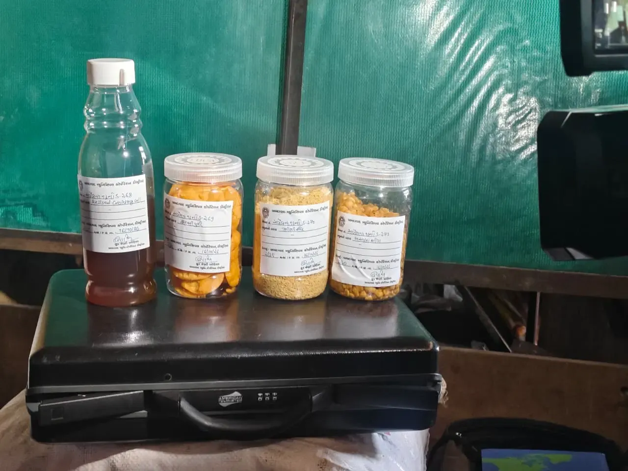 AMC seals Ahmedabad snack unit, seizes 1,010 kg over food safety violations