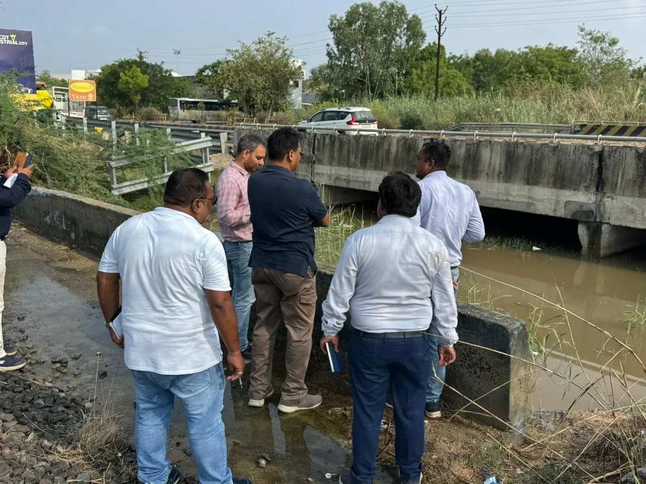 Ahmedabad DRM inspects monsoon rail safety on Viramgam, Barejadi sections