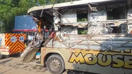 आणंद सड़क हादसा: अहमदाबाद-वडोदरा एक्सप्रेसवे पर बस-ट्रक टक्कर में 5 की मौत, PM मोदी ने जताया शोक