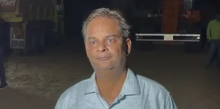 गुजरात : आणंद में निर्माणाधीन रेलवे ब्रिज का हिस्सा ढहा, भारी गार्डर नीचे गिरे