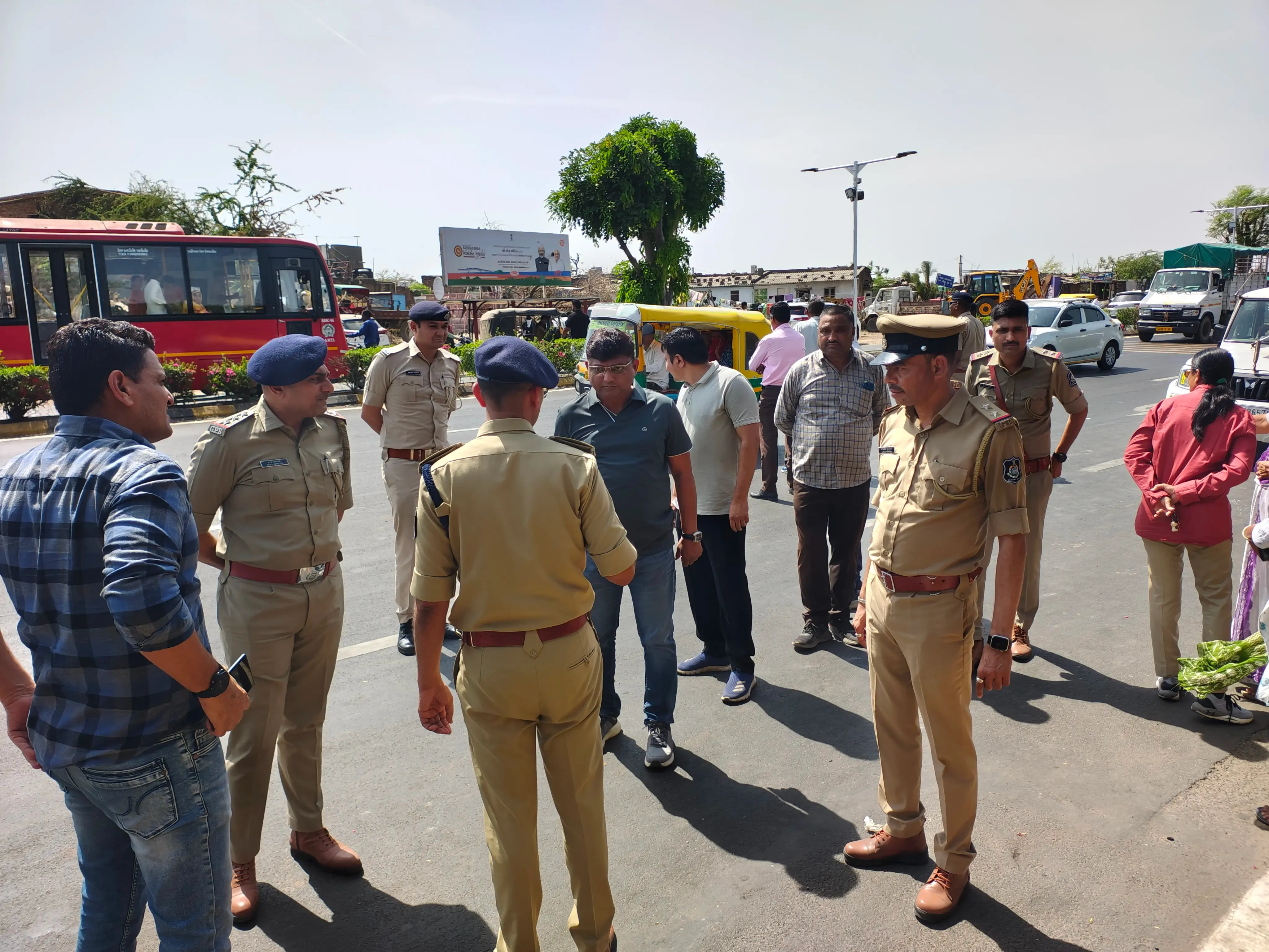 Gujarat Assembly on High Alert After Bomb Threat; Session Resumes Following Security Sweep