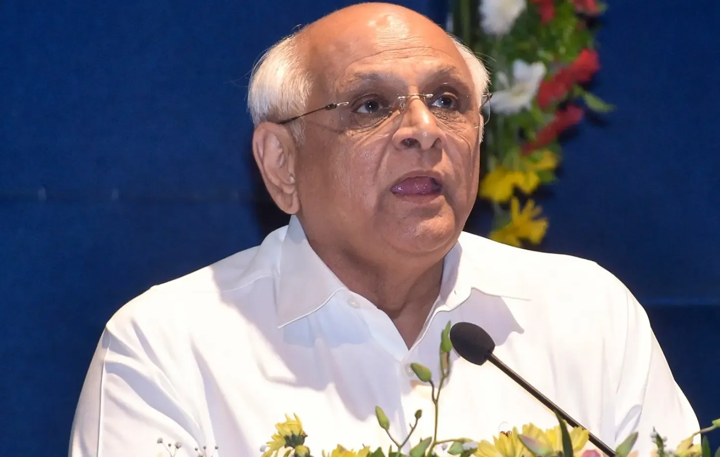 How has Gujarat's auto manufacturing output surged 22 times in 15 years?