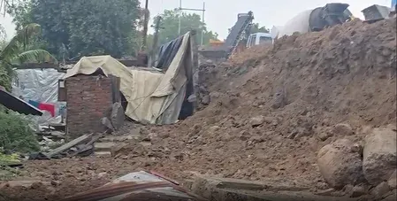 भरूच में वर्ल्ड ट्रेड सेंटर की दीवार मकान पर गिरी, पिता-पुत्र की मौत; दो महिलाएँ बचाई गईं