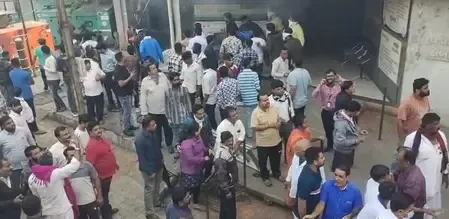 गुजरात के भावनगर में पैथोलॉजी लैब में लगी आग, फायर ब्रिगेड ने पाया काबू