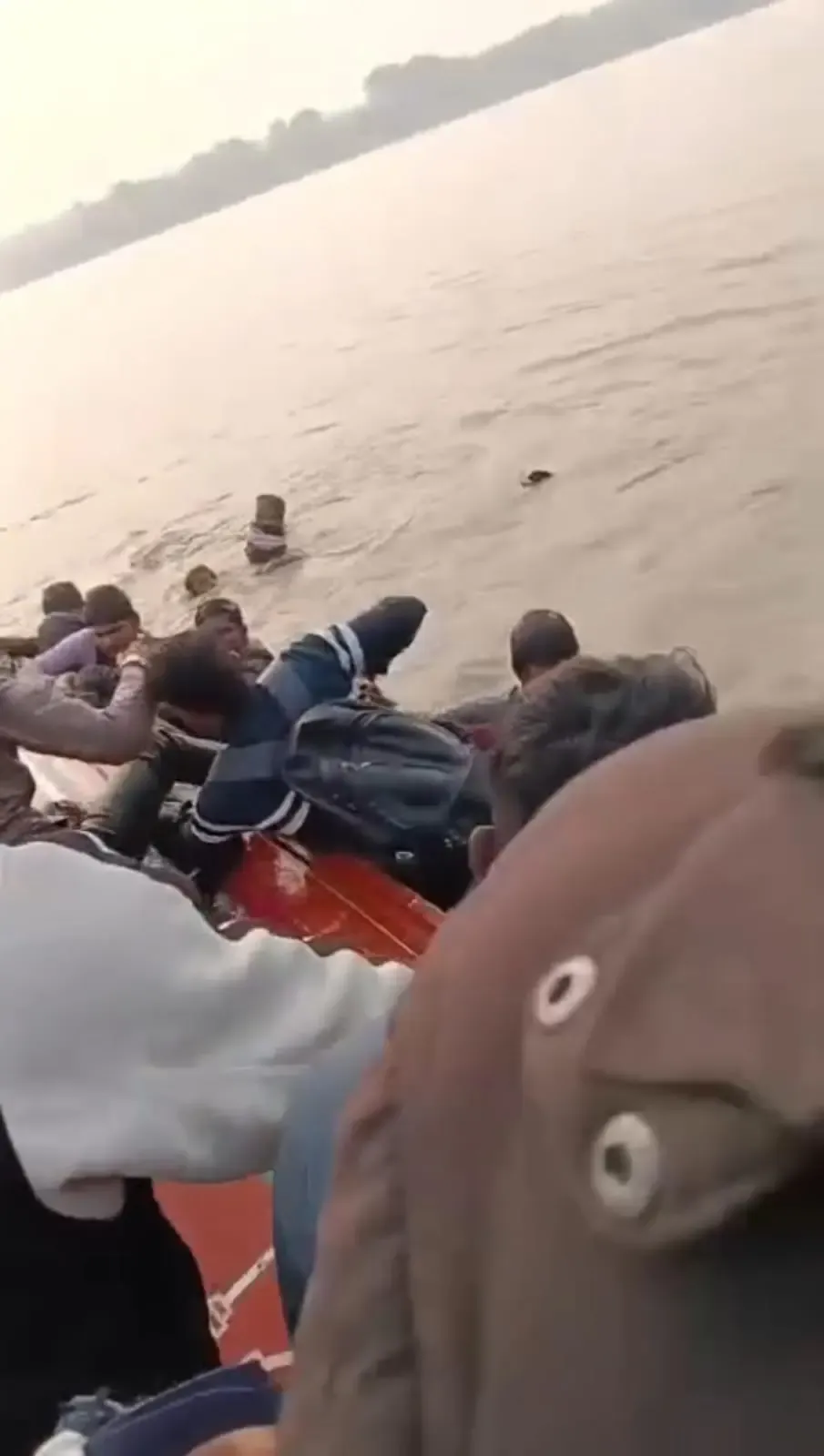 What Happened When a Boat Overturned in the Mahisagar River?