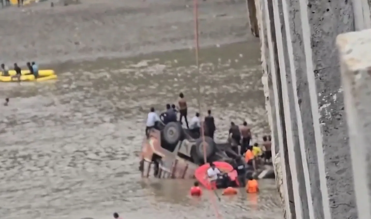 What Led to the Gujarat Bridge Collapse? CM Patel Announces Rs 4 Lakh Compensation for Victims' Families